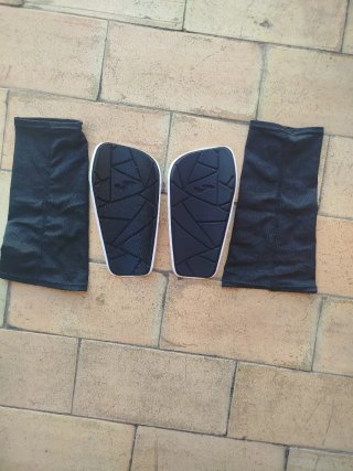 Botas de fútbol Talla38,calcentines,espinilleras