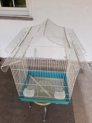 Jaula grande para pájaros blanca y azul