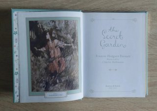 Libro ilustrado "The Secret Garden"