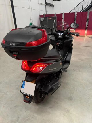 Kymco Super Dink 350i.