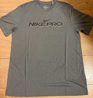 Camiseta Nike Pro Hombre Gris