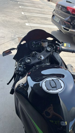 Kawasaki ZX6R 2025 - 4.636 km