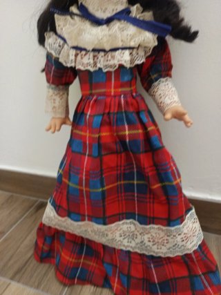 Bellissima bambola vintage scozzese