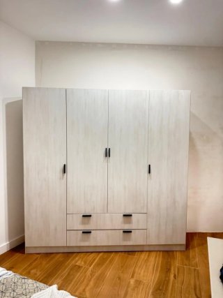 Armadi moderni in legno