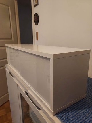 Dos armarios o estantería de pared Ikea