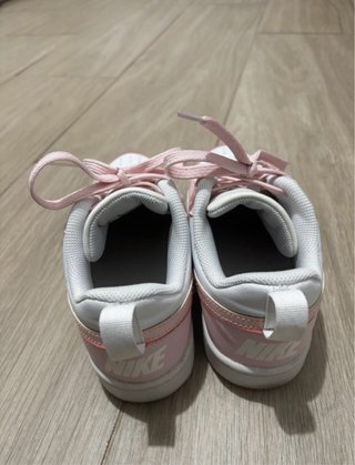 Deportivas Nike Rosa y Blancas