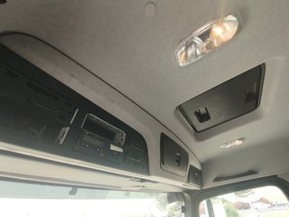 Mercedes ANTOS 18 32-CAMIONES GANCHO CON GRUA