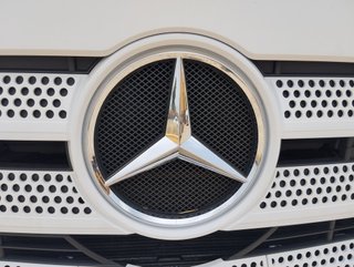 Mercedes ANTOS 18 32-CAMIONES GANCHO CON GRUA