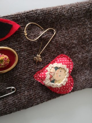 Lote Broches Corazón, Flor y Bebé