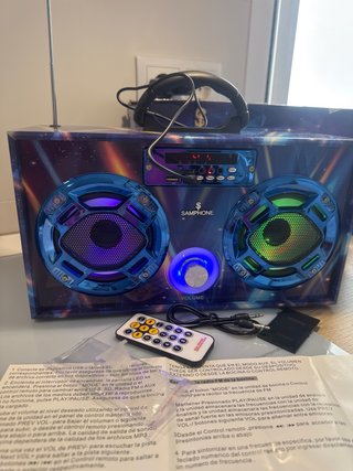 Radio FM y Altavoz Samphone G17B luces led colores