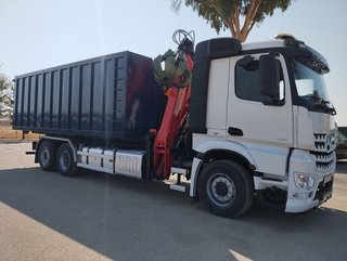 Mercedes AROCS 25 51-CAMIONES GANCHO CON GRUA