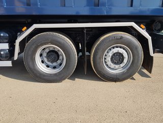 Mercedes AROCS 25 51-CAMIONES GANCHO CON GRUA
