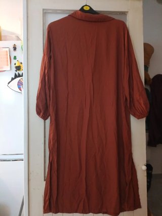 Vestido naranja manga larga