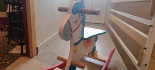 Caballo balancín infantil