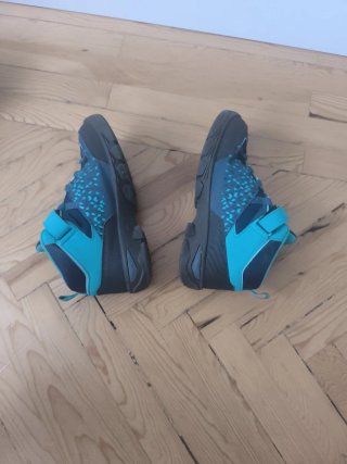 Botas de montaña azules Número 34