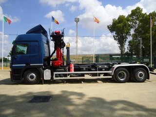 Mercedes ACTROS 2544-CAMIONES GRUA CON GANCHO