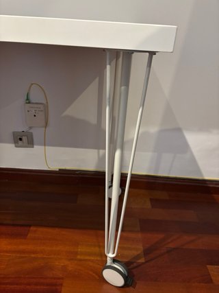 Mesa estudio IKEA con ruedas