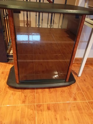 Mesa de TV con espejo