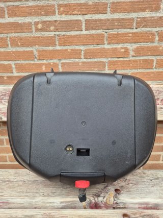 Baúl moto Givi V47 Carbon sistema Monokey