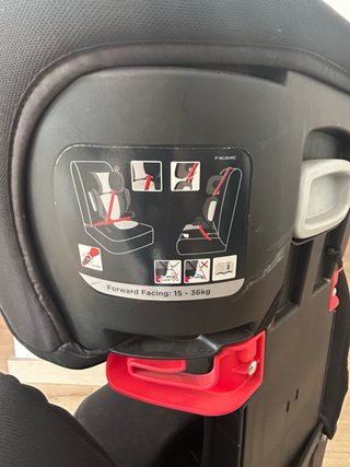 Silla de coche negra para niño JOIE