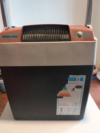 Nevera portátil eléctrica MOBICOOL 29L