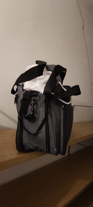 Bolso para bebé gris marca Baby Chic
