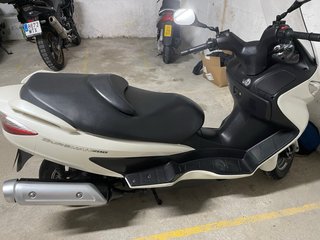 Suzuki Burgman 200