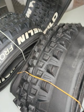 Cubiertas Michelin E-WILD plegables 27.5x2.60