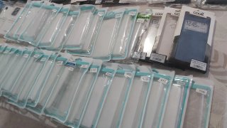 Lote 77 fundas de teléfono móvil de varios modelos