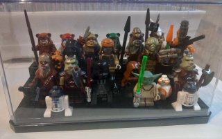 Expositor figuras tipo Lego
