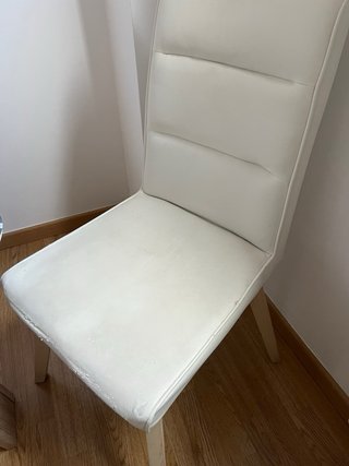 Mesa extensible y 4 sillas