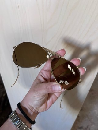 Gafas de sol aviador doradas