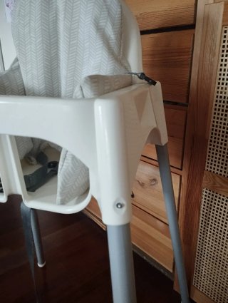 Trona Ikea con bandeja y cojín