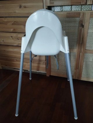 Trona Ikea con bandeja y cojín