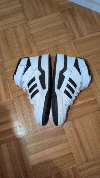 Adidas Forum Mid Blancas y Negras