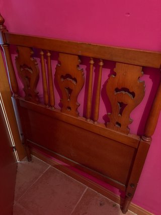 Cama antigua de madera