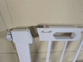 Puerta de seguridad para bebés PawHut con gatera
