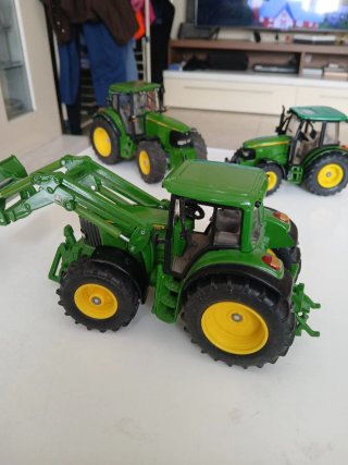 Siku John Deere 6820 1:32 Tractor