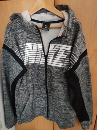 Sudadera Nike con cremallera gris
