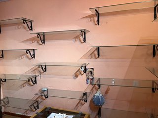 Estanterías de forja con cristal