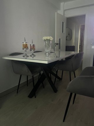 Mesa comedor roble y lacado blanco con cristal