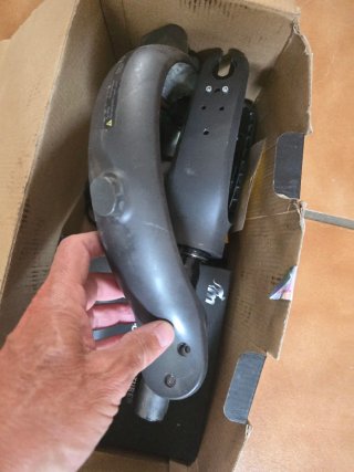 Patinete eléctrico con cargador