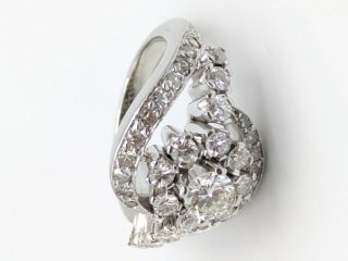 Anillo de platino con diamantes