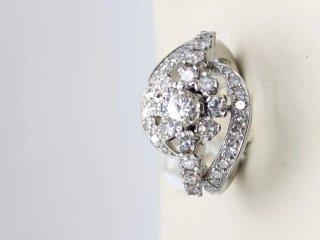 Anillo de platino con diamantes