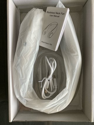Ventilador de cuello blanco