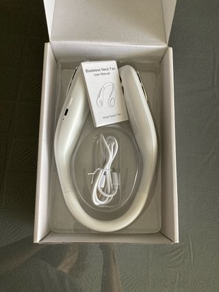 Ventilador de cuello blanco