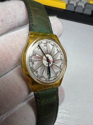 Swatch Reloj Oro y Verde