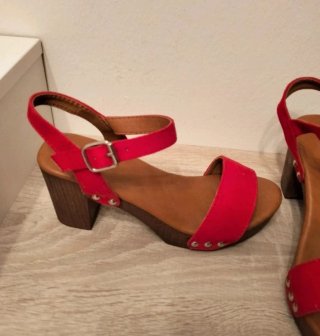 Sandalias preciosas