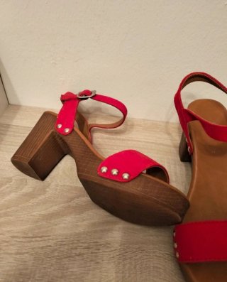 Sandalias preciosas
