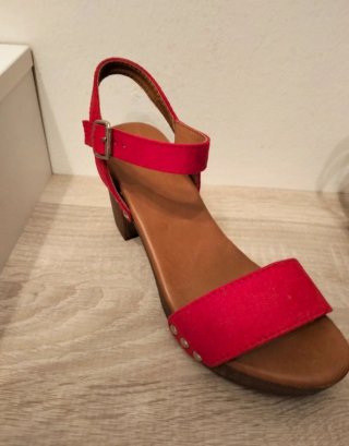 Sandalias preciosas